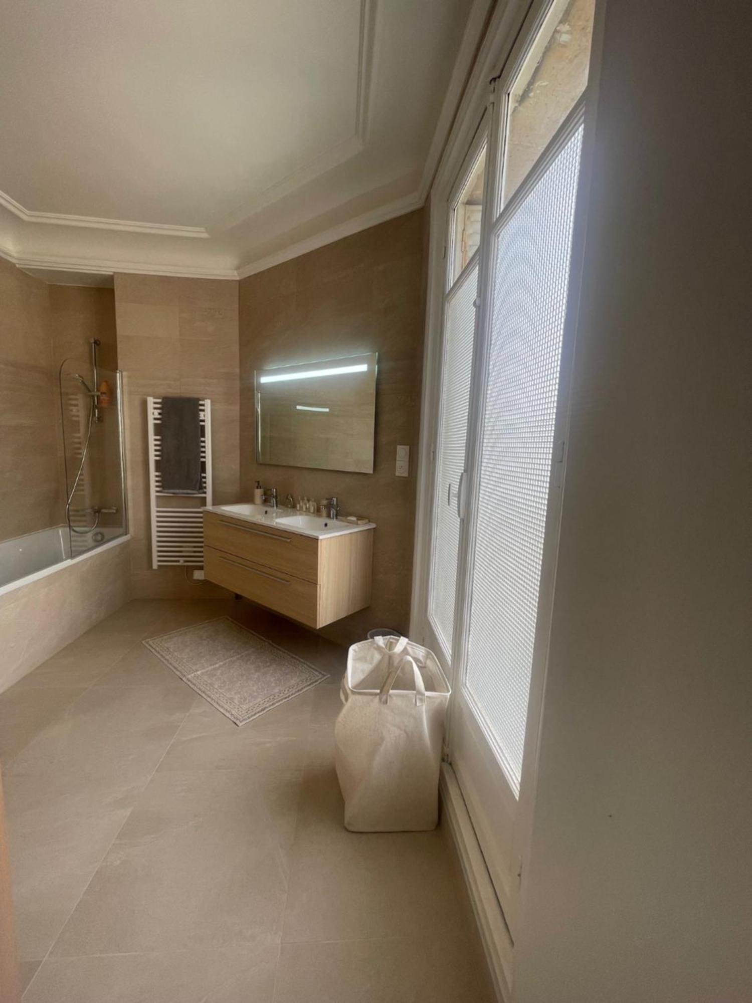 Superbe 200m2 Malesherbes Apartment *