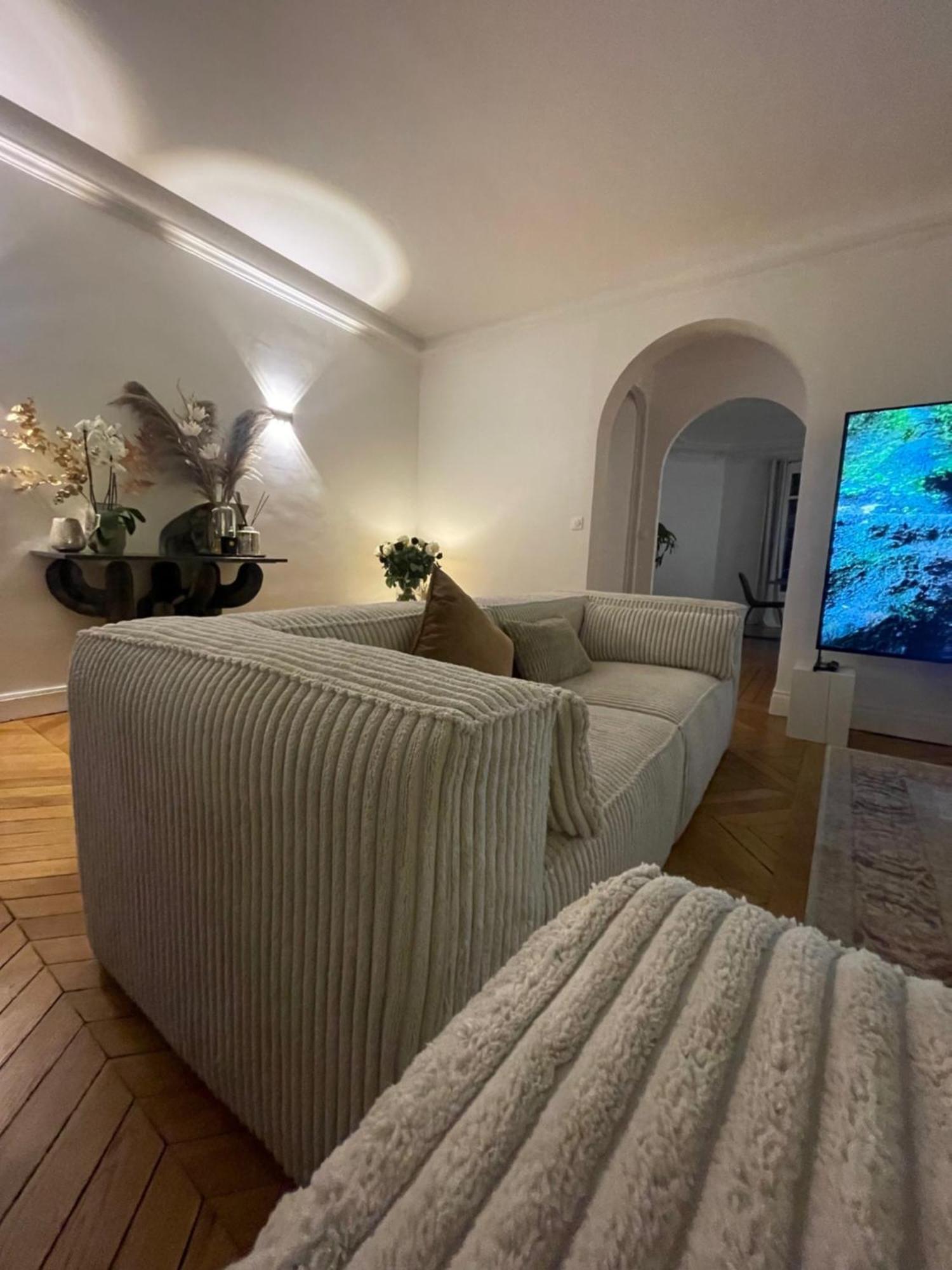 Superbe 200m2 Malesherbes Apartment *