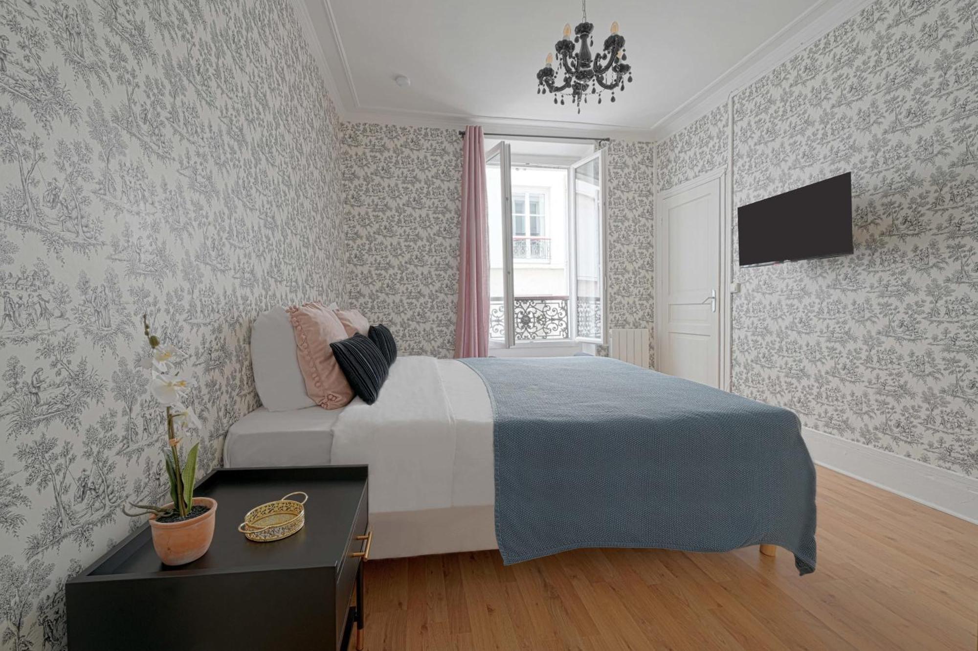 Fabulous Two Floor In 9th Apartment
