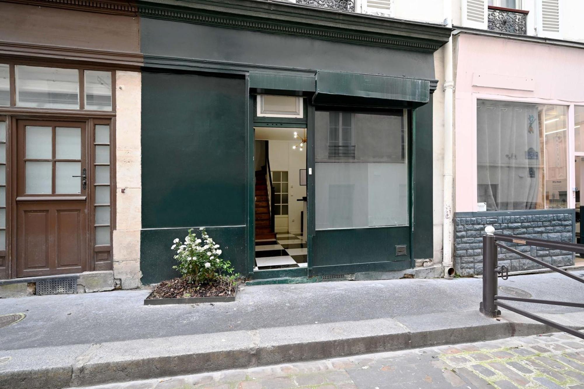 Fabulous Two Floor In 9th * Paris