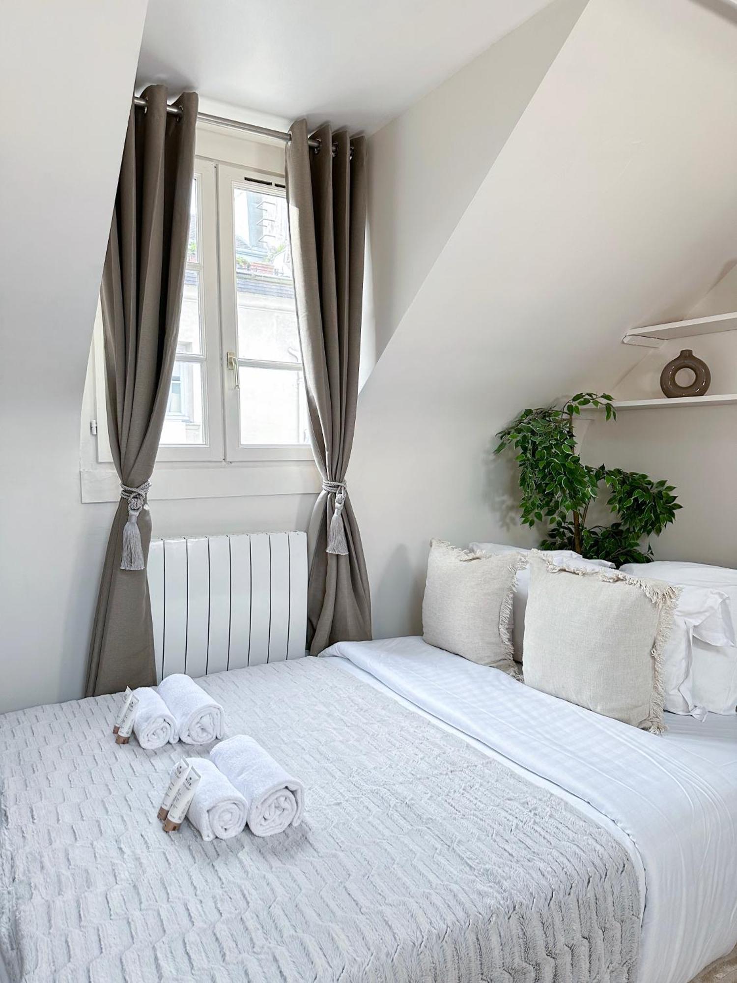 Unique & Beautiful Duplex In Saint-germain Apartment