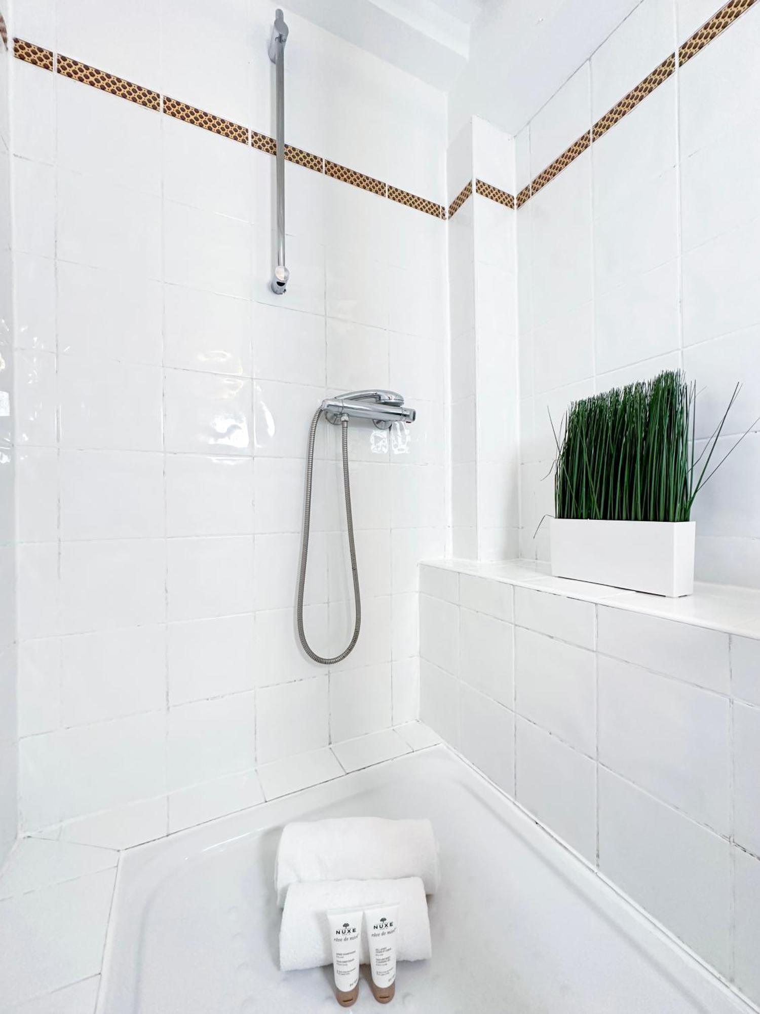Unique & Beautiful Duplex In Saint-germain *