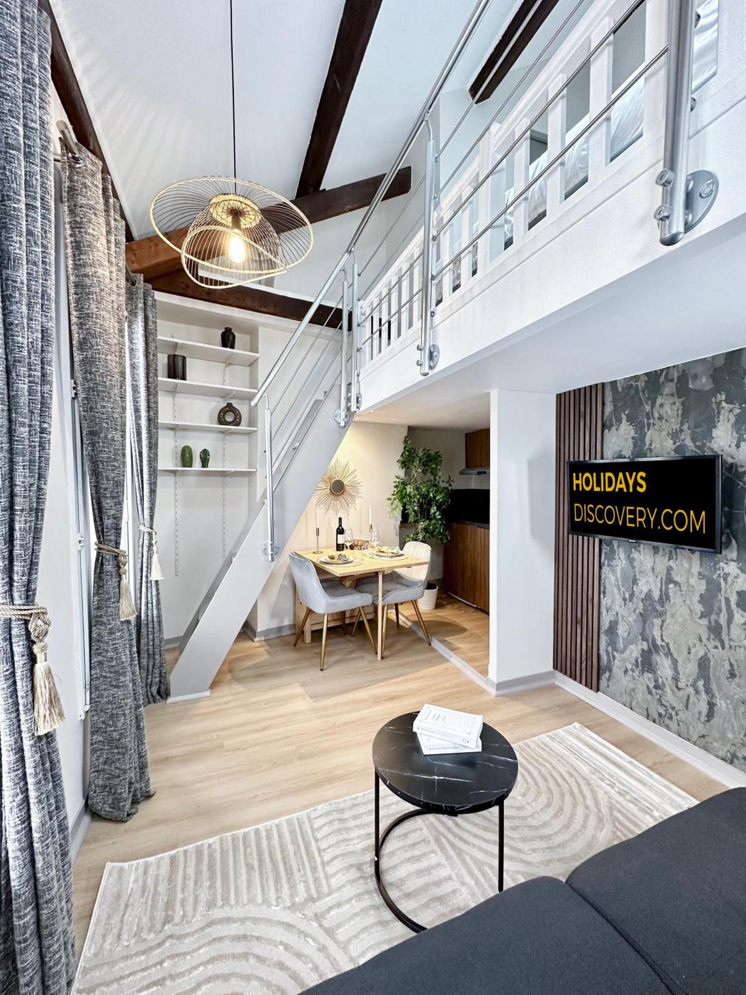 6062 - Stylish Duplex In Olympic Games 2024 *