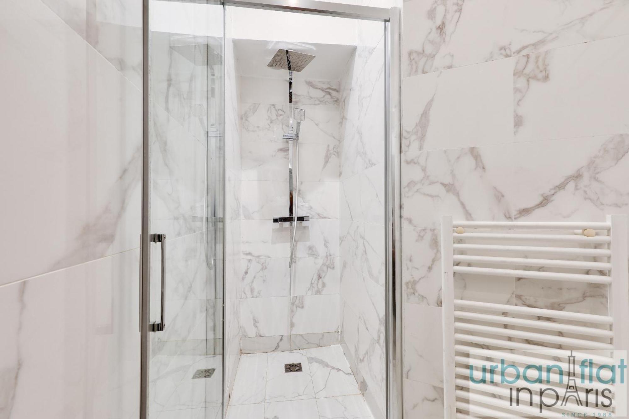 Appartement 62 - Beautiful Triangle D- 100m From Champs-elysees *