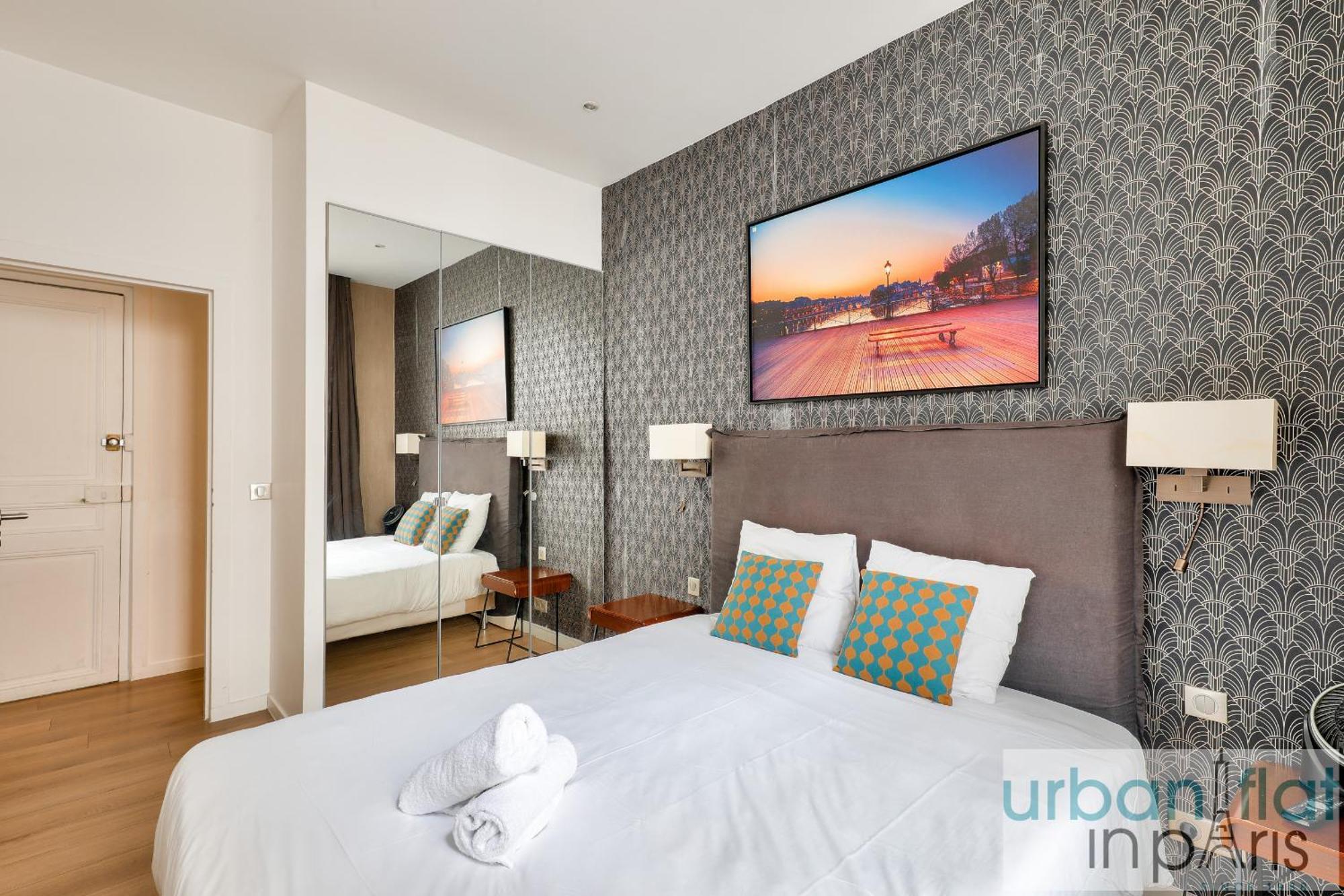 Appartement 62 - Beautiful Triangle D- 100m From Champs-elysees Paris