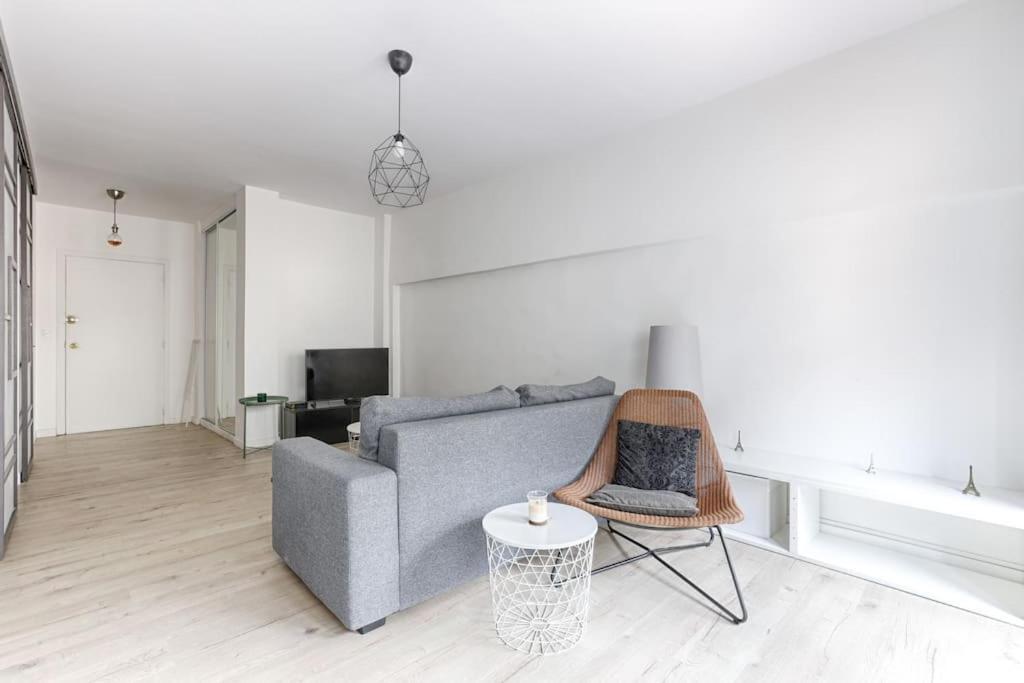 Appartement Champs Elysees Haussmann Charming 1br *