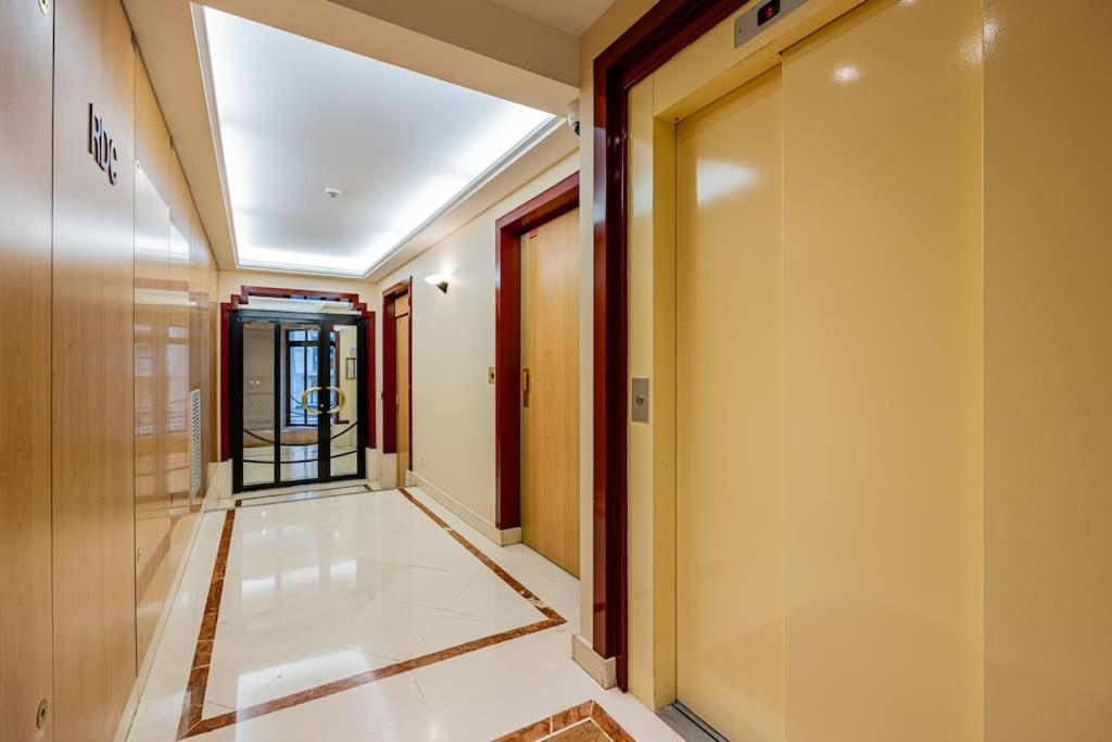 Grand Et Central, 8e Pres Elysee Apartamento