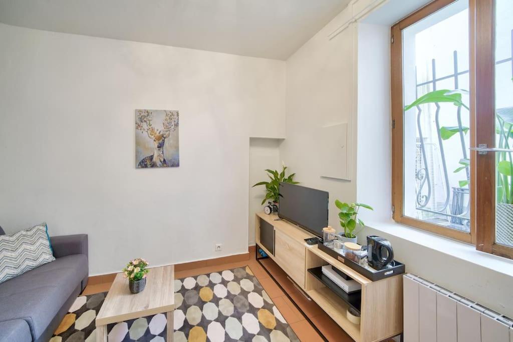 Sur Cour, Proche Des Buttes-chaumont Apartment *