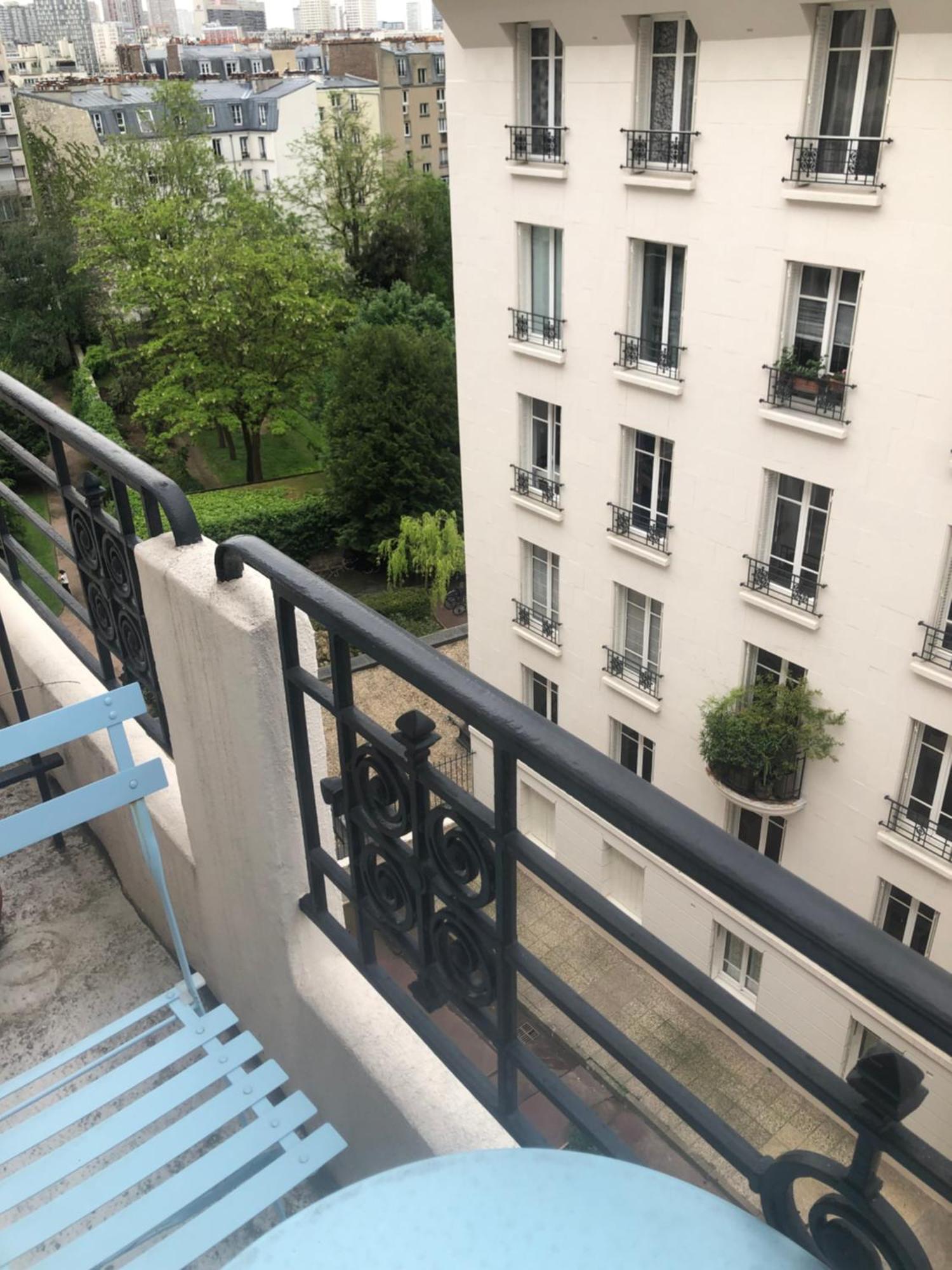Apartment Avec Balcon Dans Calme Avec Gardien - *