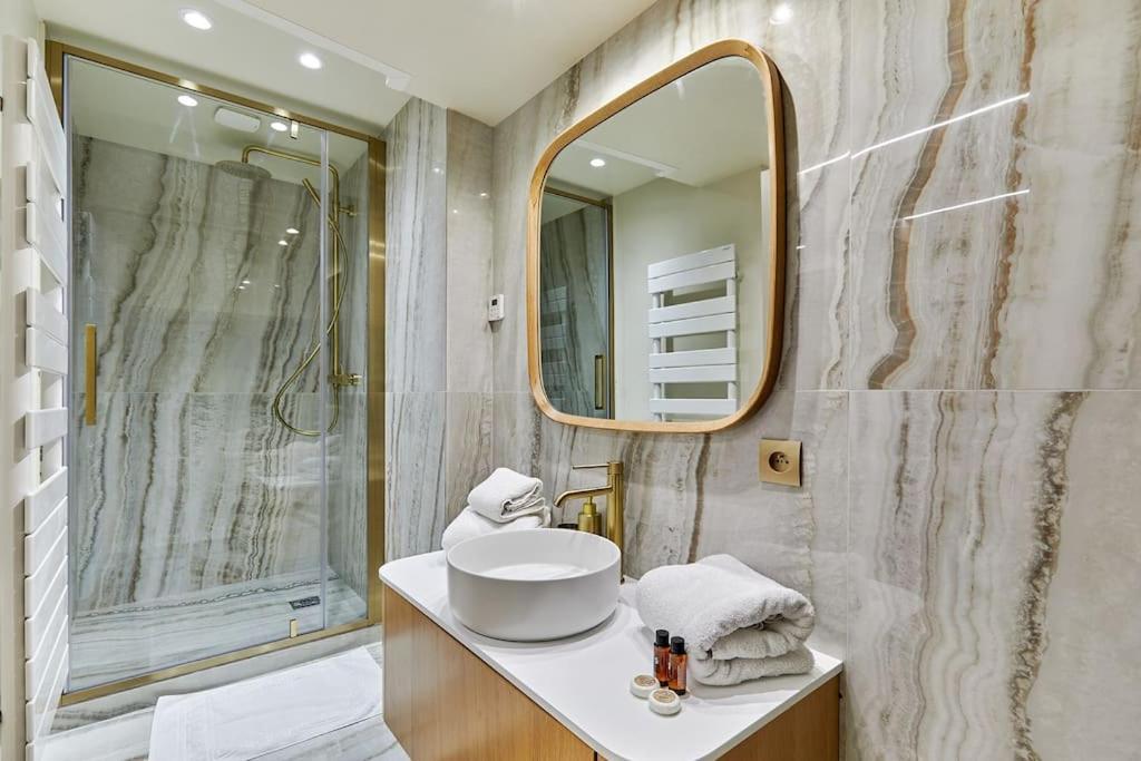 Appartement Le Marais Place Des Vosges By Prestige *