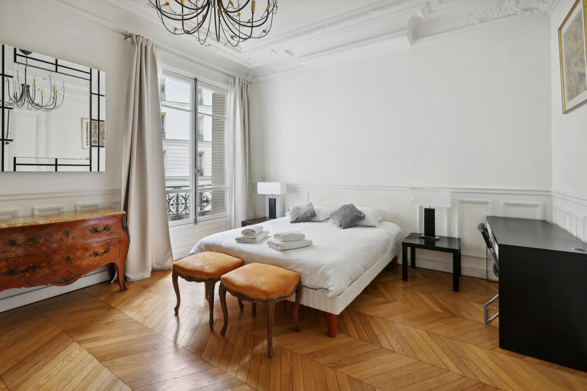 Ac Luxury 6 People At Champs Elysees By Weekome *