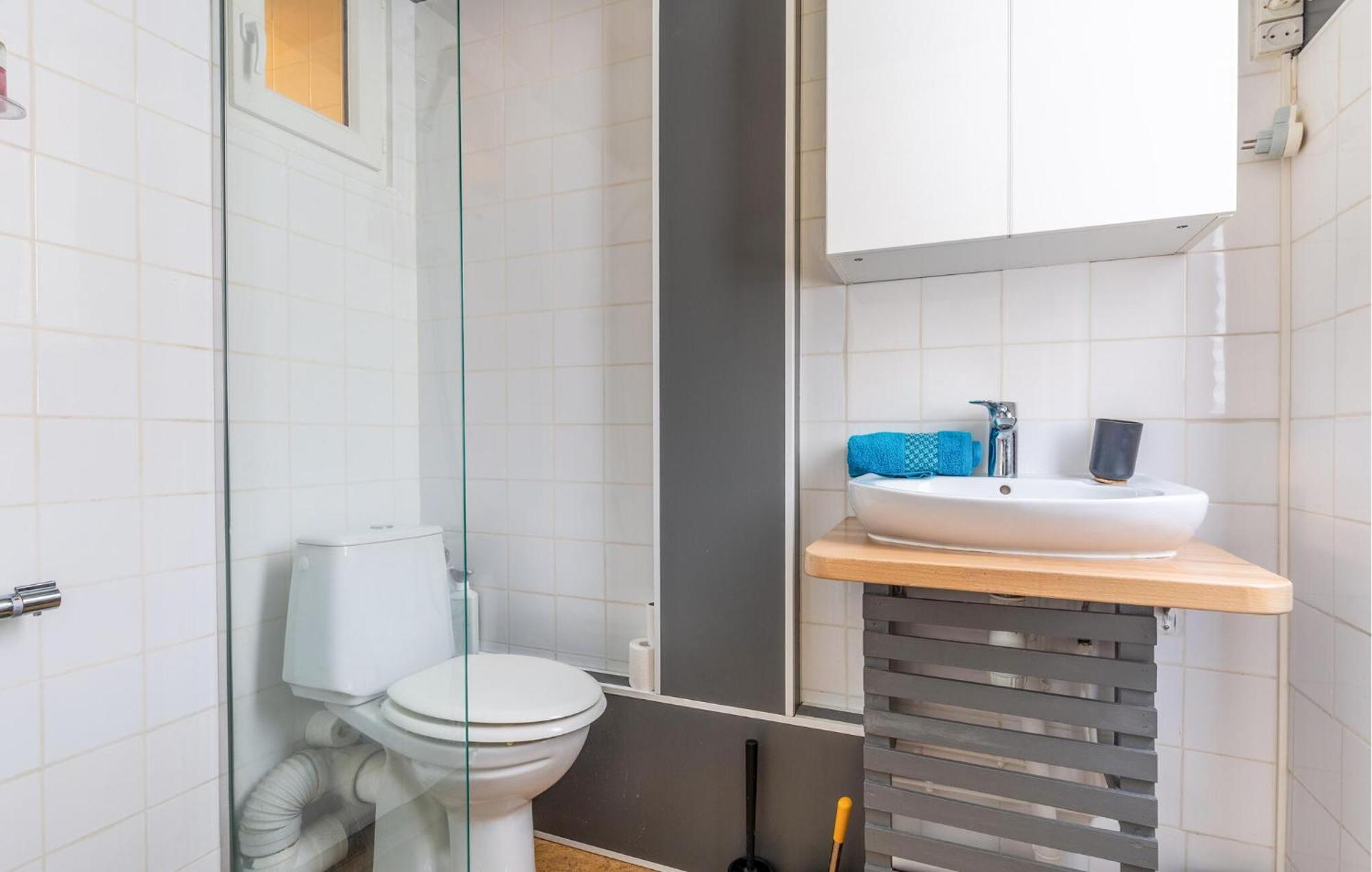 Amazing In With Kitchen