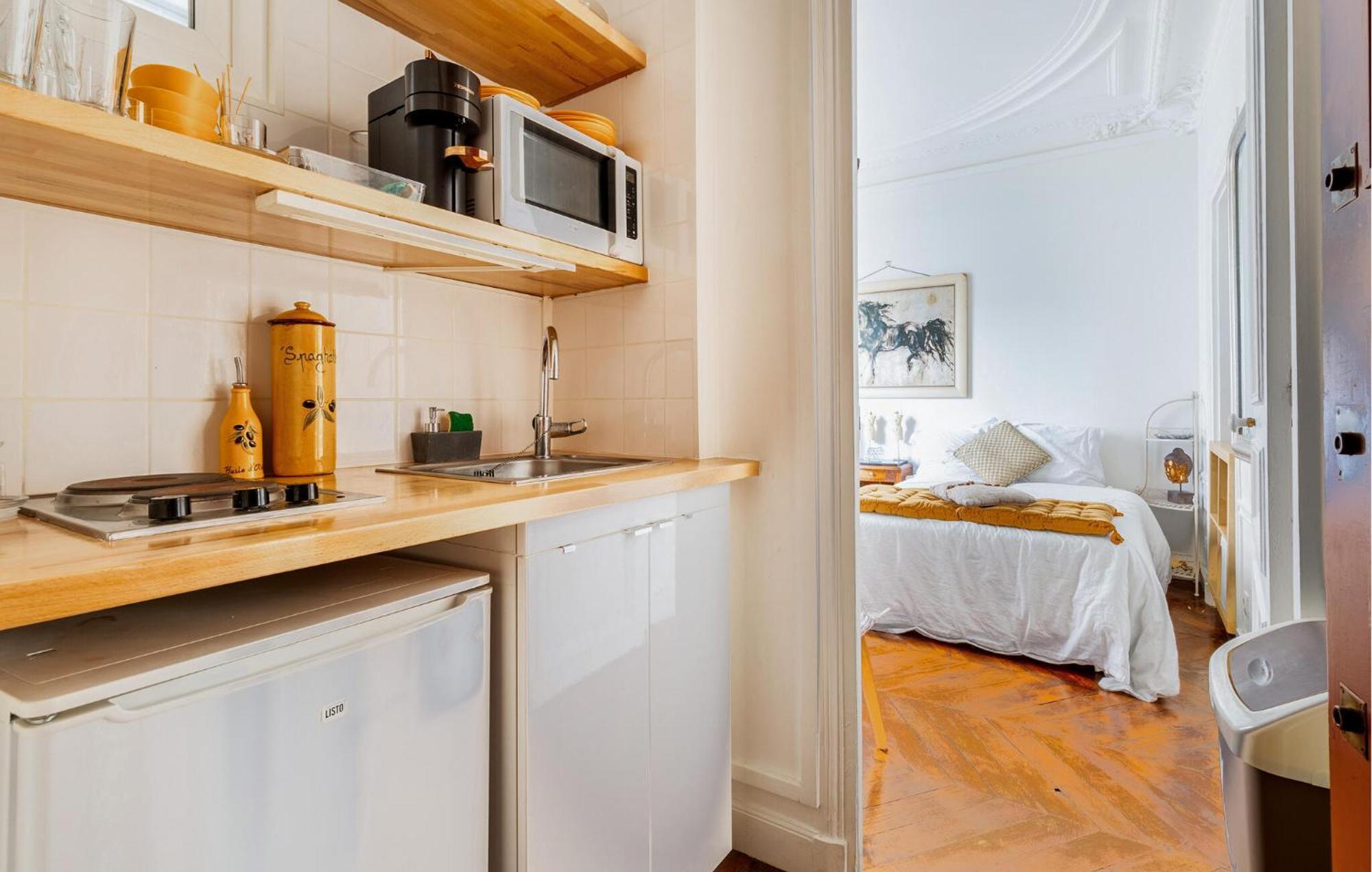 Apartment Amazing In With Kitchen