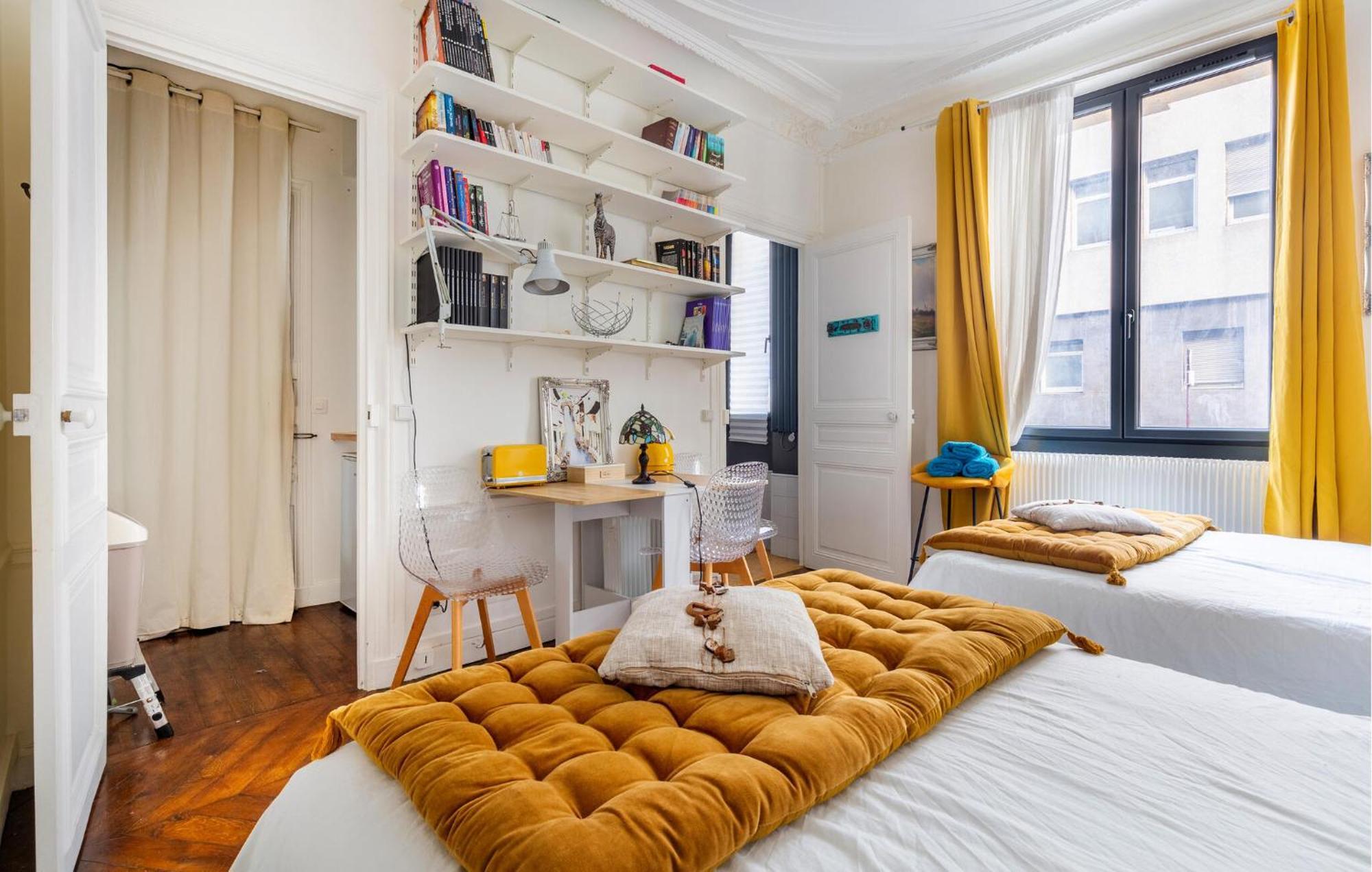Amazing In With Kitchen Apartment