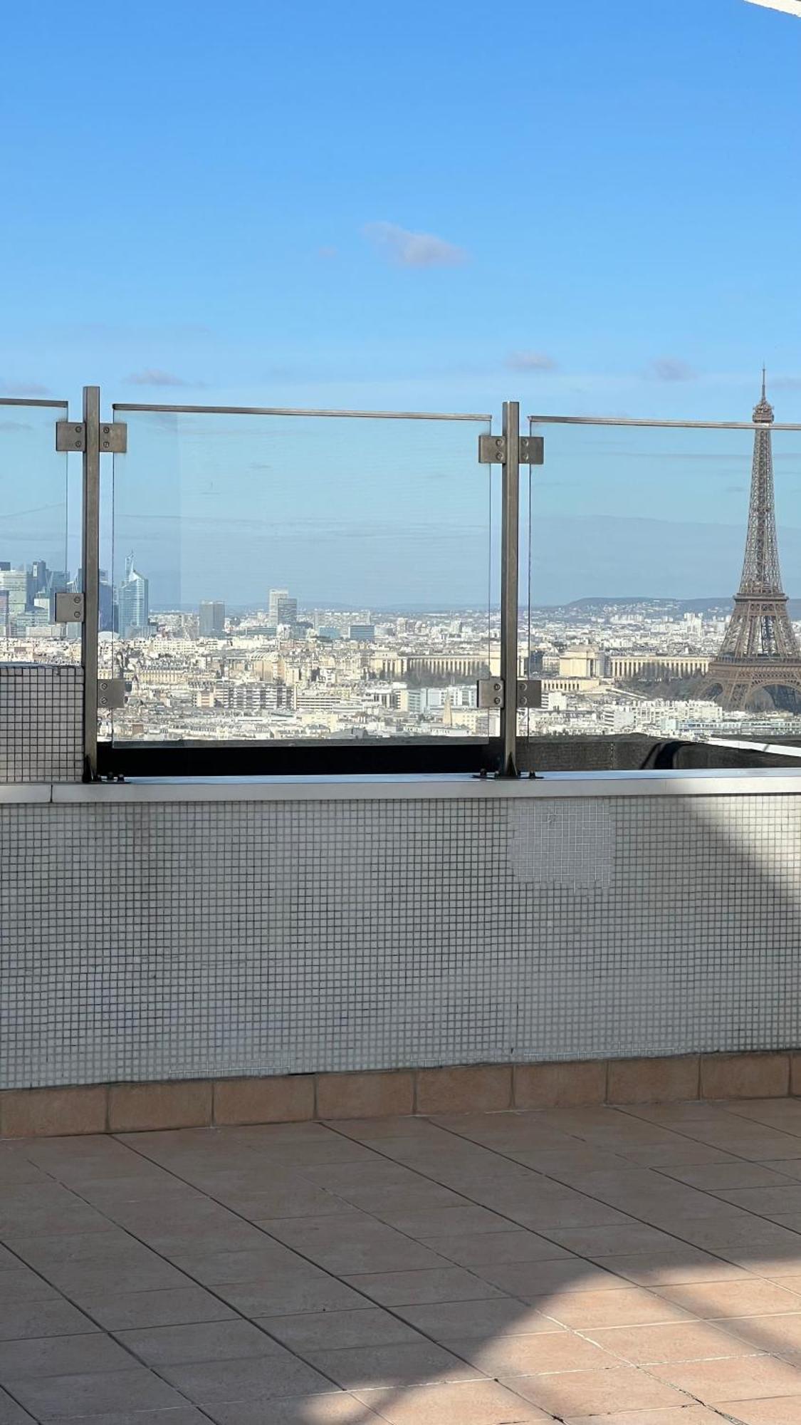 Bella Vista : Piscine & Vue Panoramique Paris