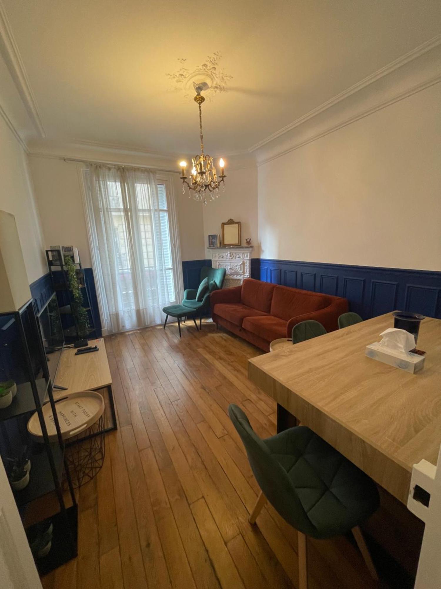 Large Family Typical Parisian Apartment *
