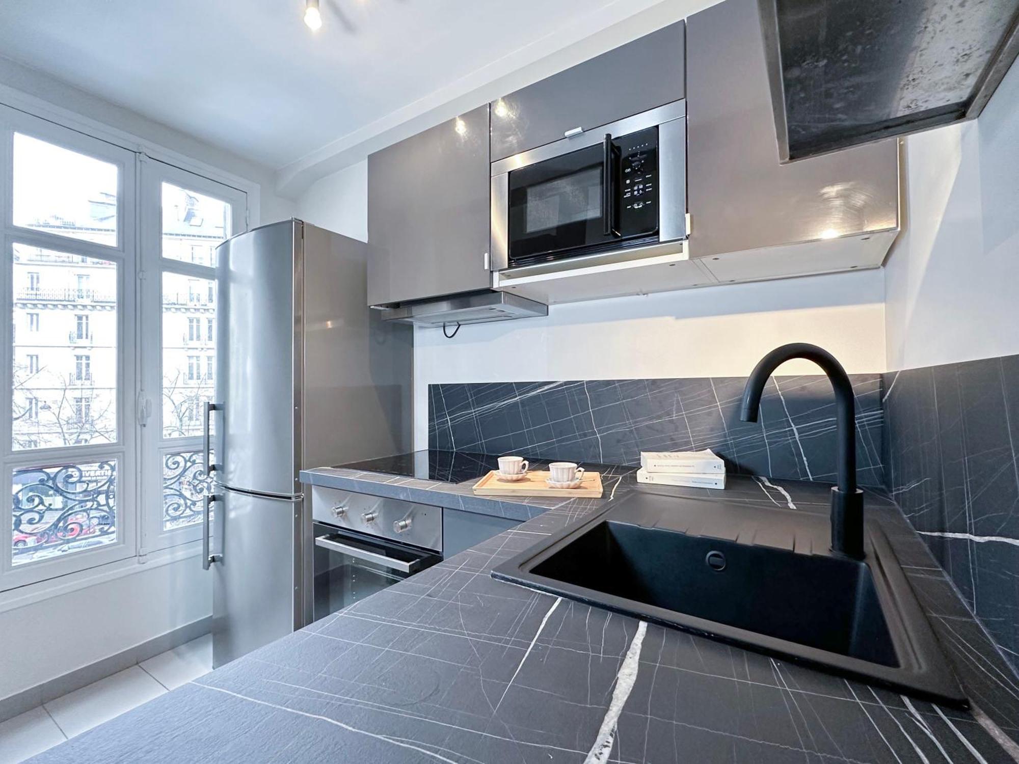 Champs-elysees Finest Flat Apartment