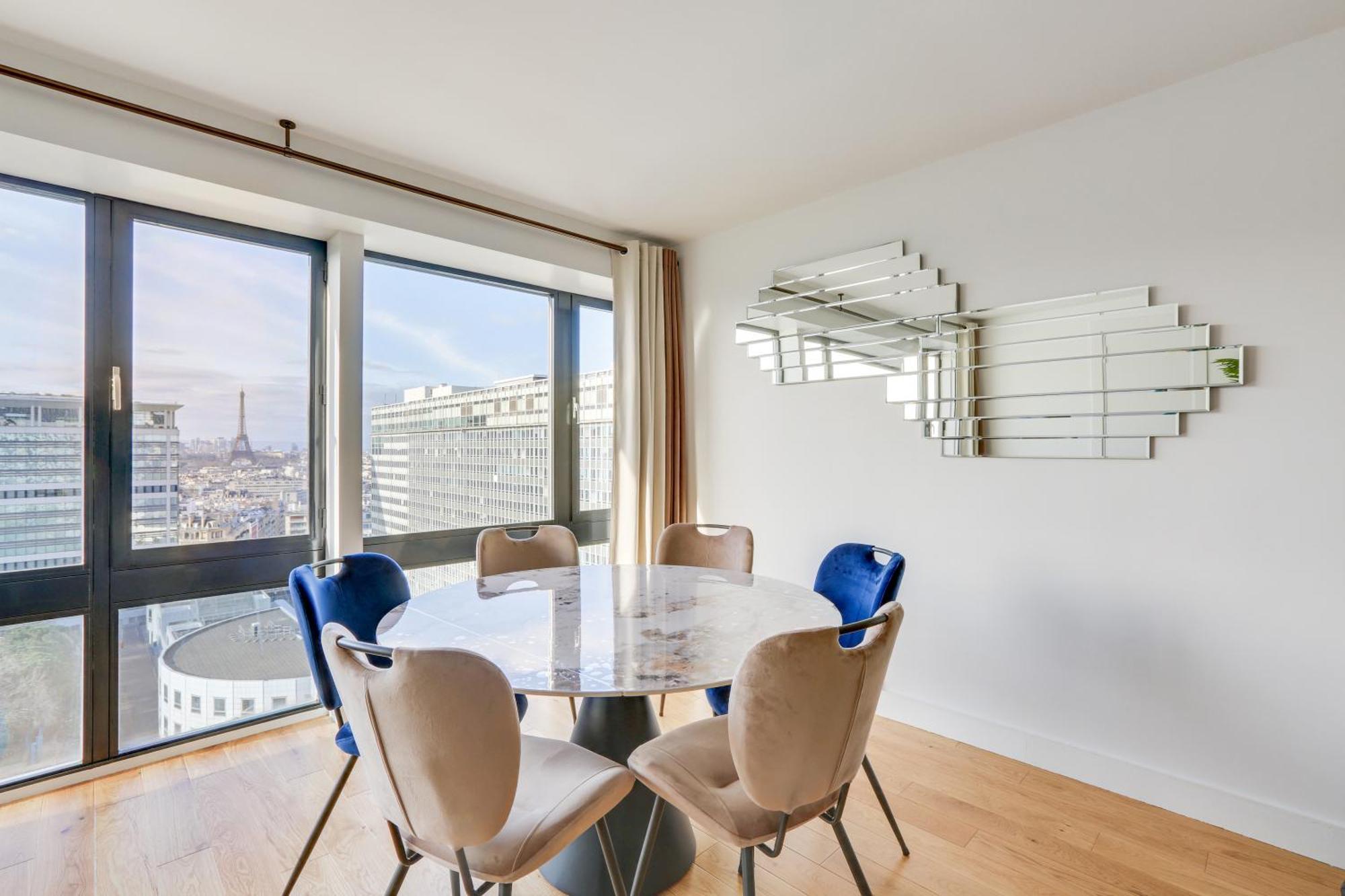 Apartment Luxury With Eiffel Tower View, 1 Min Metro, Parking *