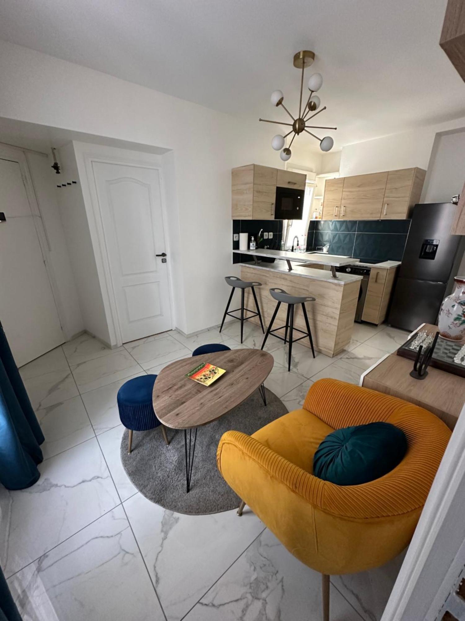 Apartment Ourcq, 19 - La Villette, Buttes Chaumont *