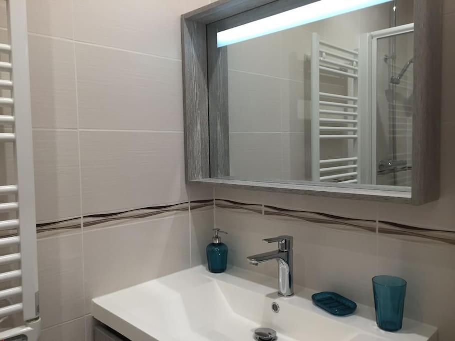 Apartment 5e Quartier Latin 2 Pieces En Bail Mobilite *
