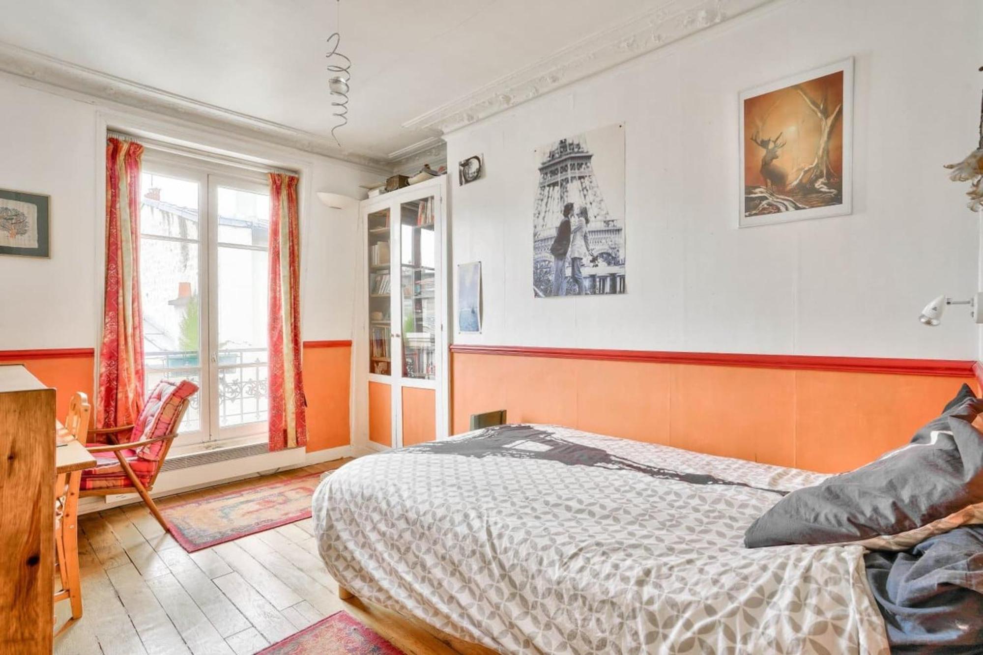 Beautiful Cocoon Near Montmartre Apartment