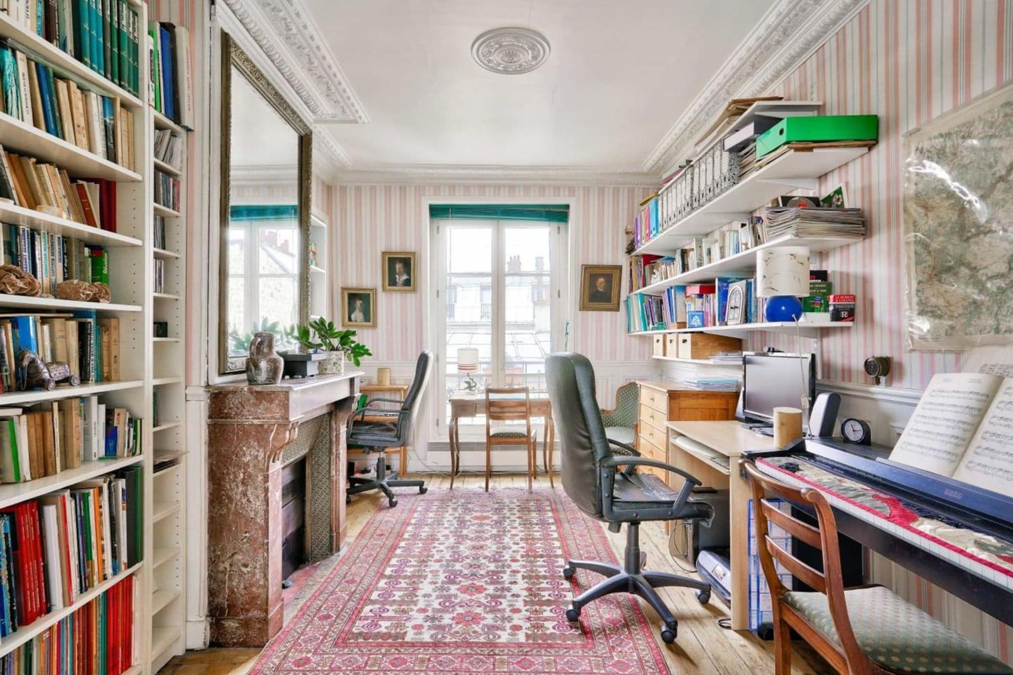 Beautiful Cocoon Near Montmartre Paris