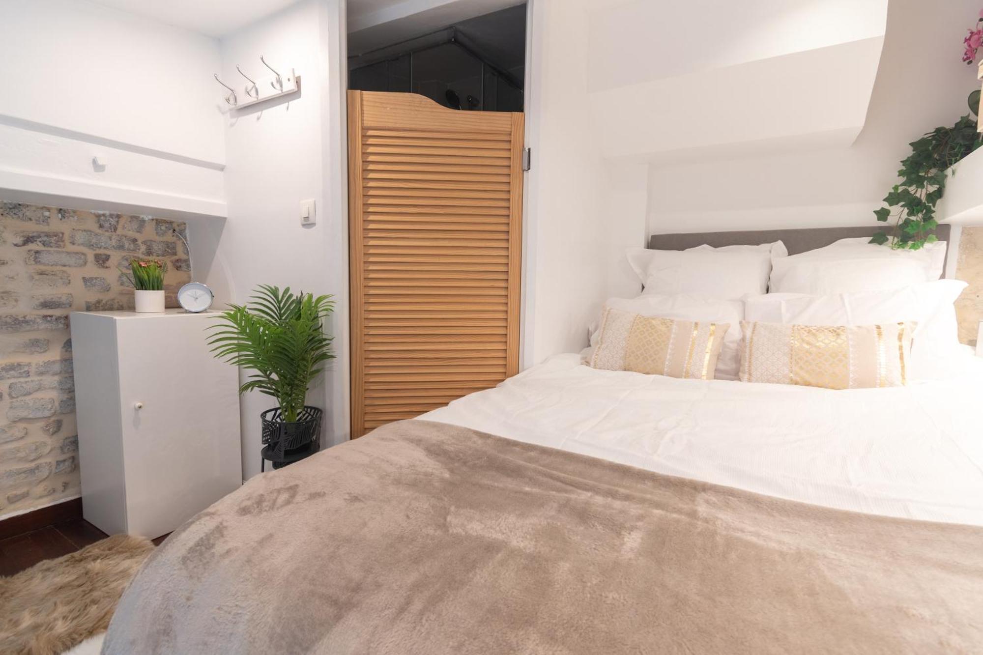 Apartment Duplex Parisien Metro13 Paris