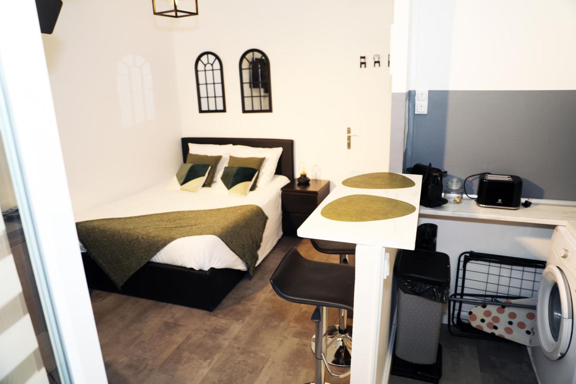 Eiffel Tour Cosy Oliver Appartement *