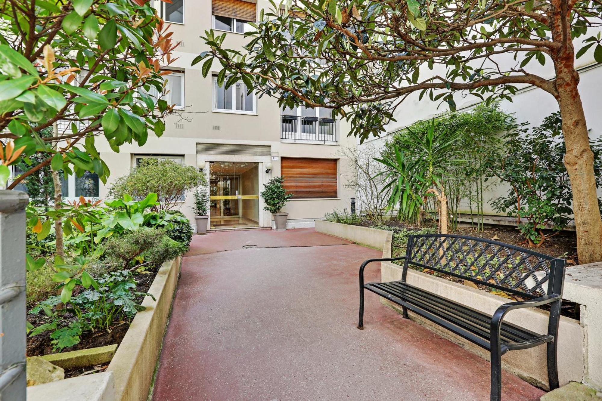 Flat Folies Bergeres - Bail Mobilite - Imhost Apartment