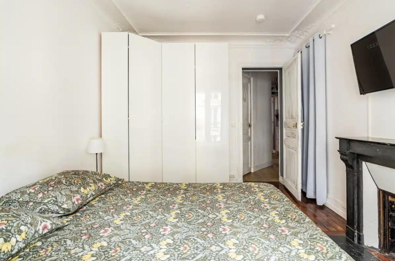 Apartment Spacious Bright In Montmartre Paris