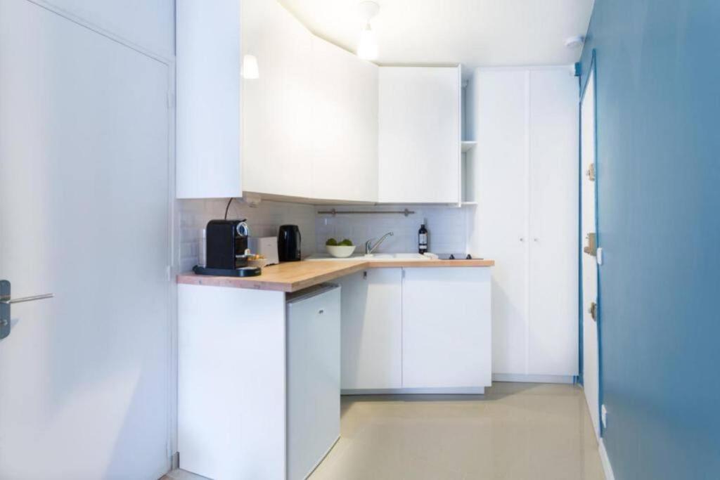 Charming Canal St Martin/gare De L'est Apartment