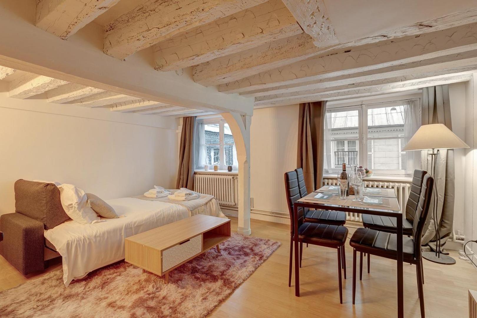 676 Noam - Elegant In *