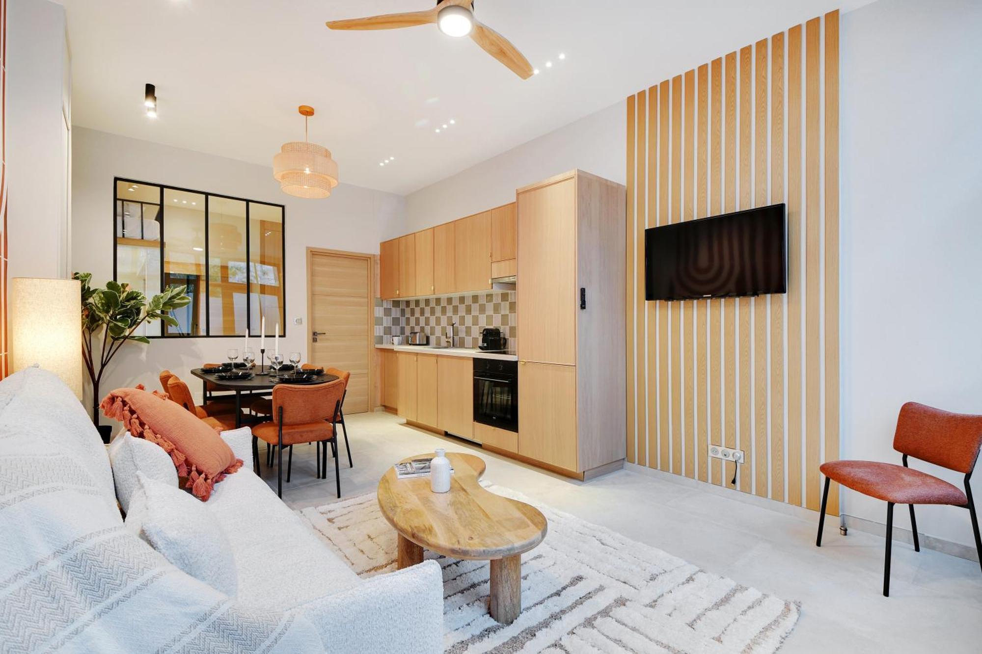Superbe Appartement- 7p- Sacre Coeur Ramey I * Paris
