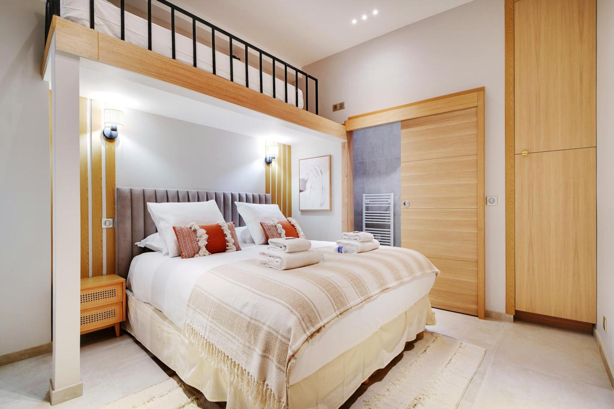 Superbe Appartement- 7p- Sacre Coeur Ramey I Paris