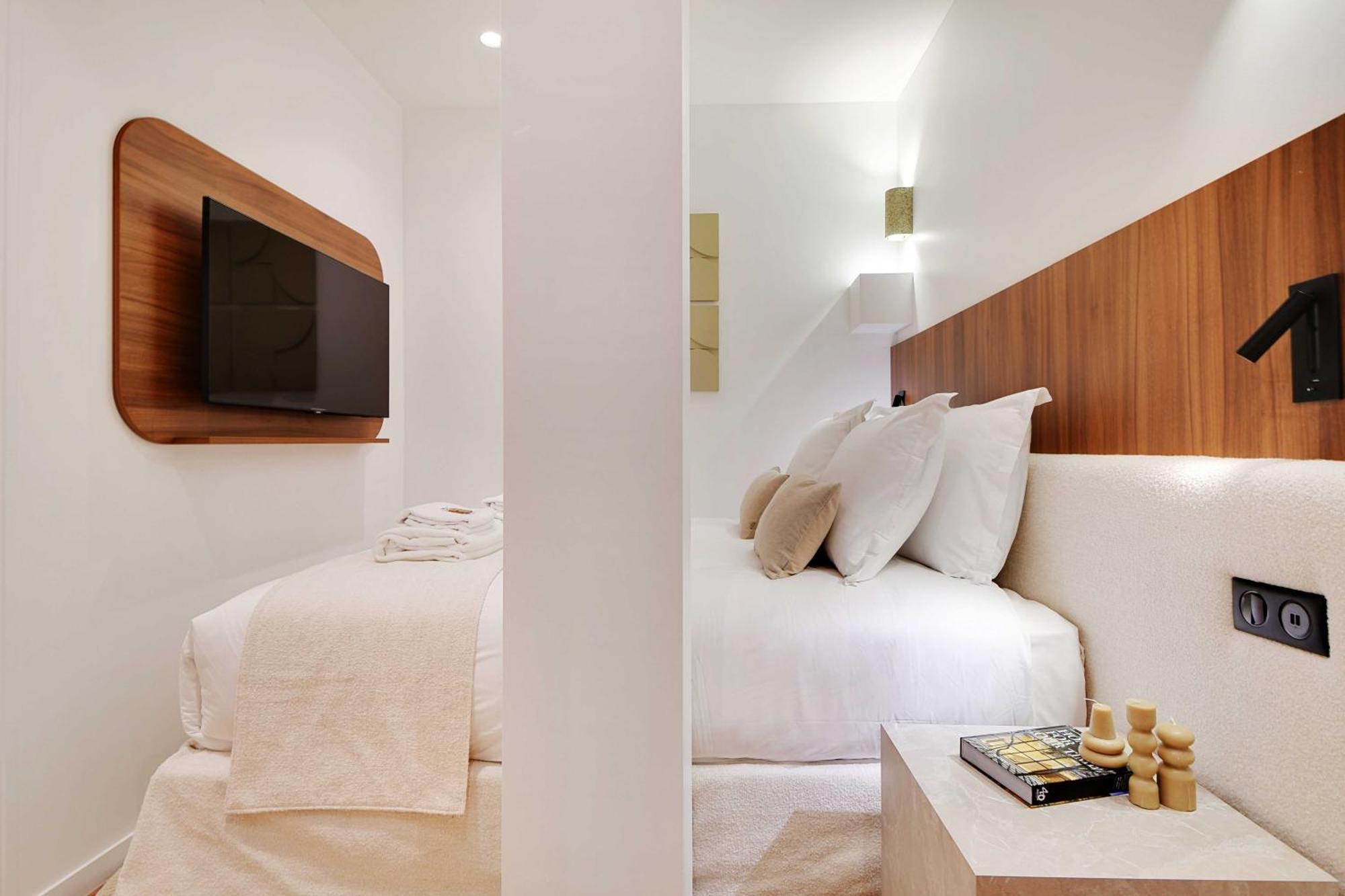 Luxury In The Heart Or Paris-notre Dame Apartment