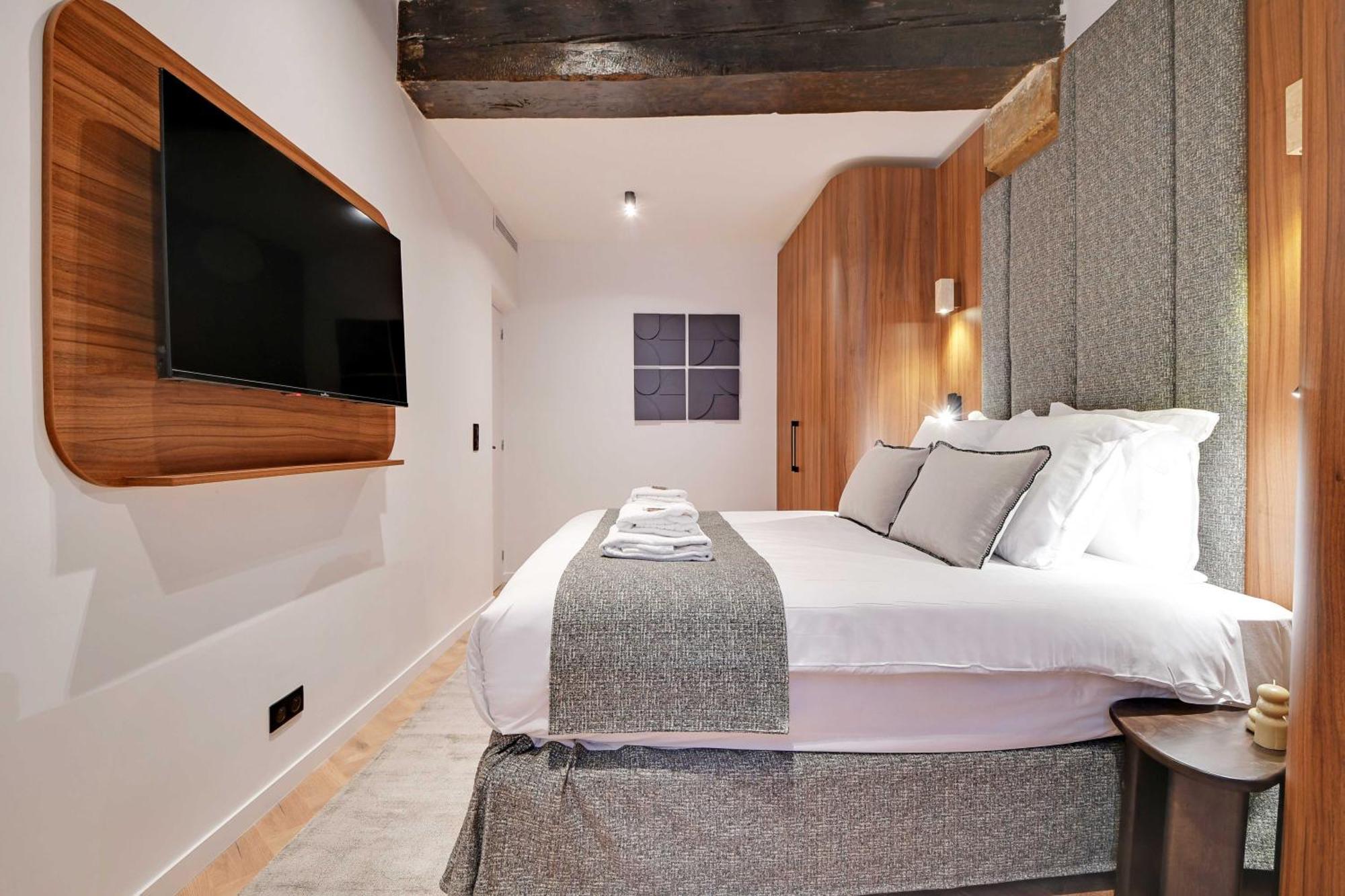 Luxury In The Heart Or Paris-notre Dame Apartment *