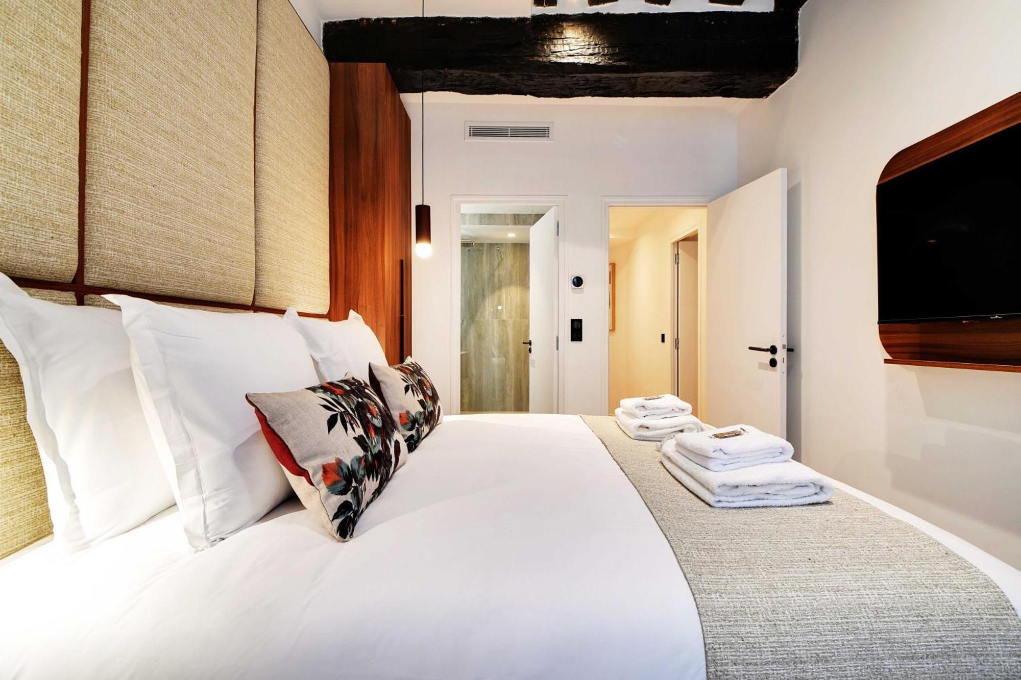 Luxury In The Heart Or Paris-notre Dame Apartment *