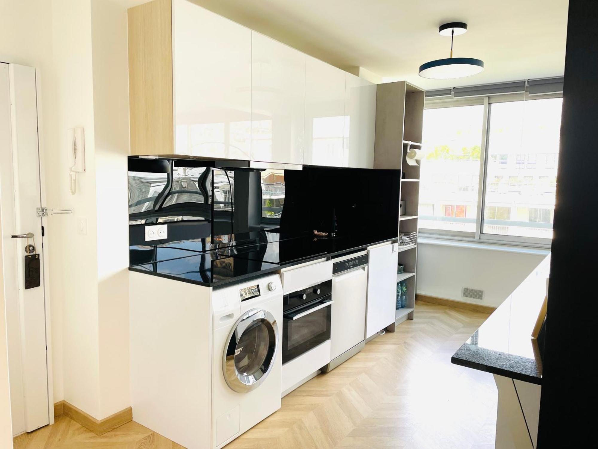 Superb Flat With Iconic Eiffel Tower View * Paris