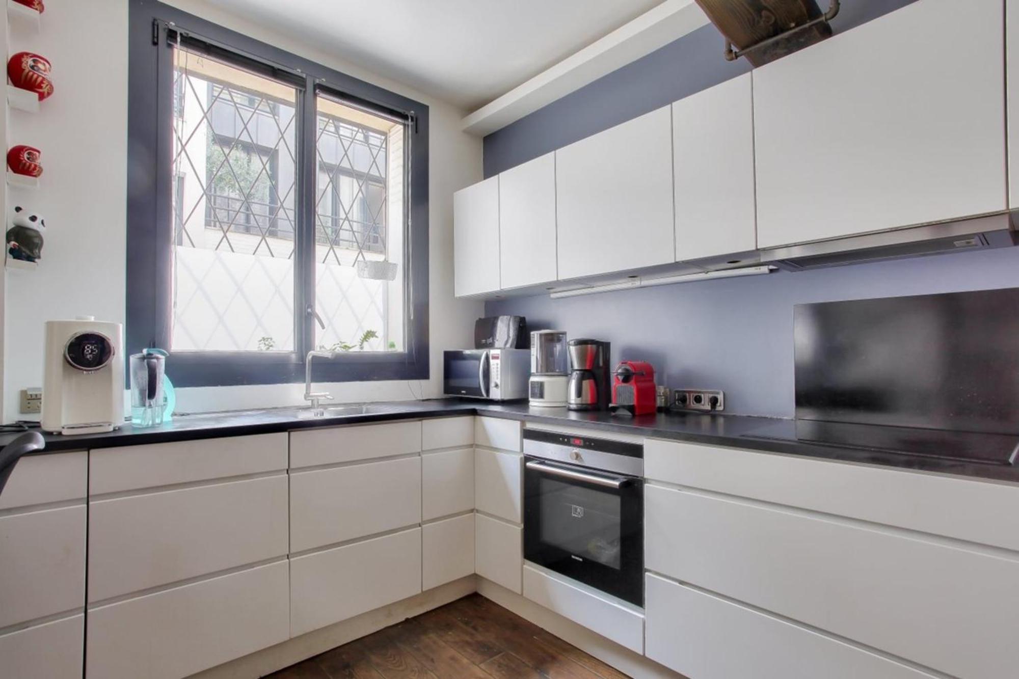 Spacious Of 100 M In Souplex Paris