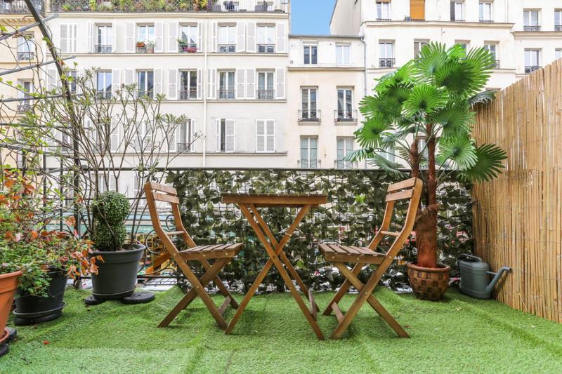 253 Martinez - Superbe A * Paris