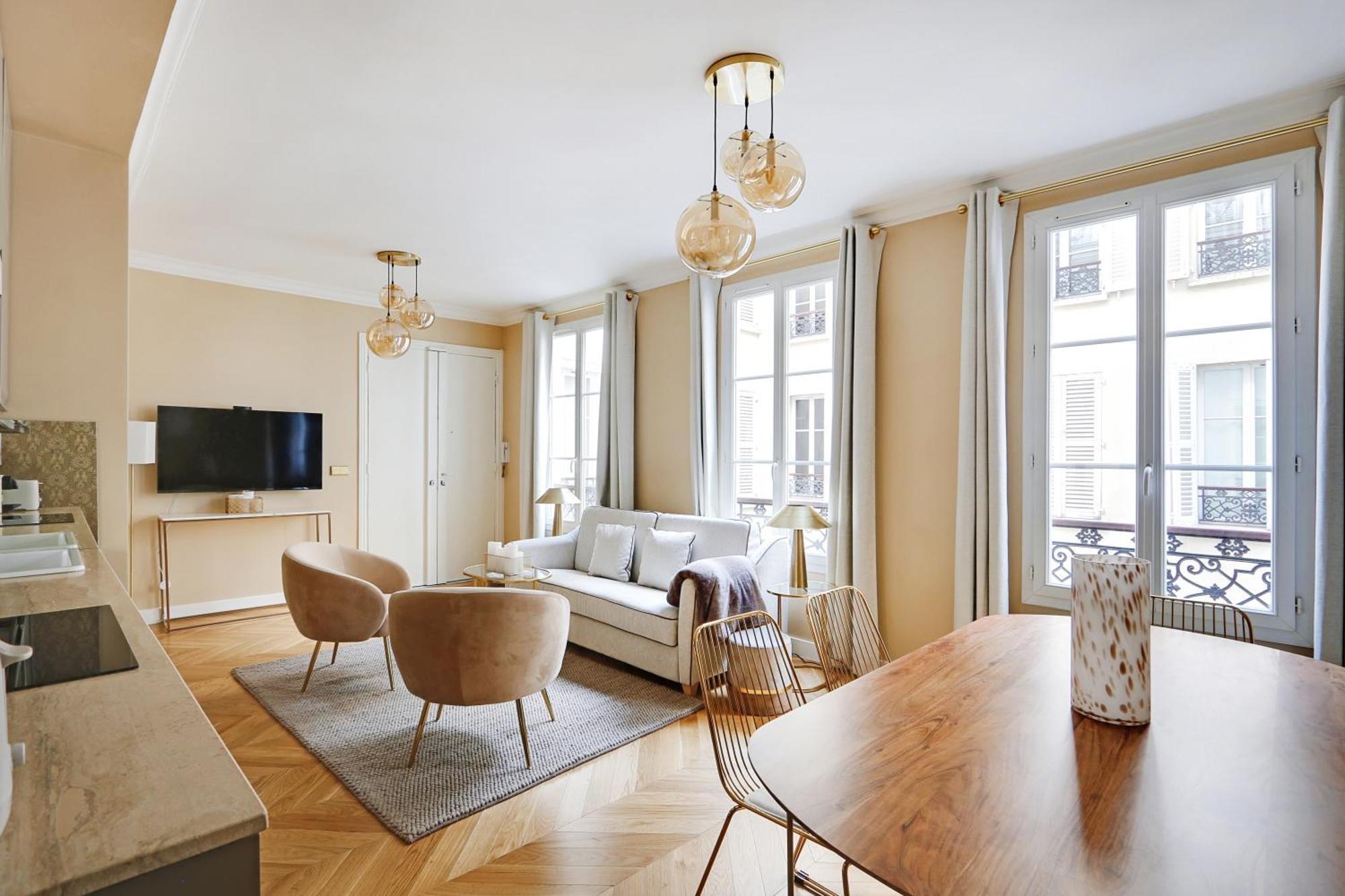 Pick A Flat's In Opera Saint Lazarre - Rue De L'isly Paris