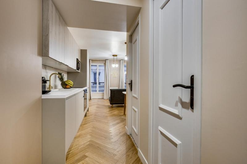 222 Allenby - Superbe A Apartment
