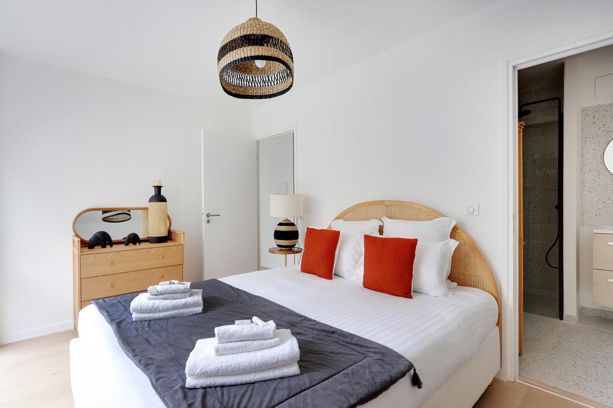 Pick A Flat's In Montmartre - Rue Ordener Paris