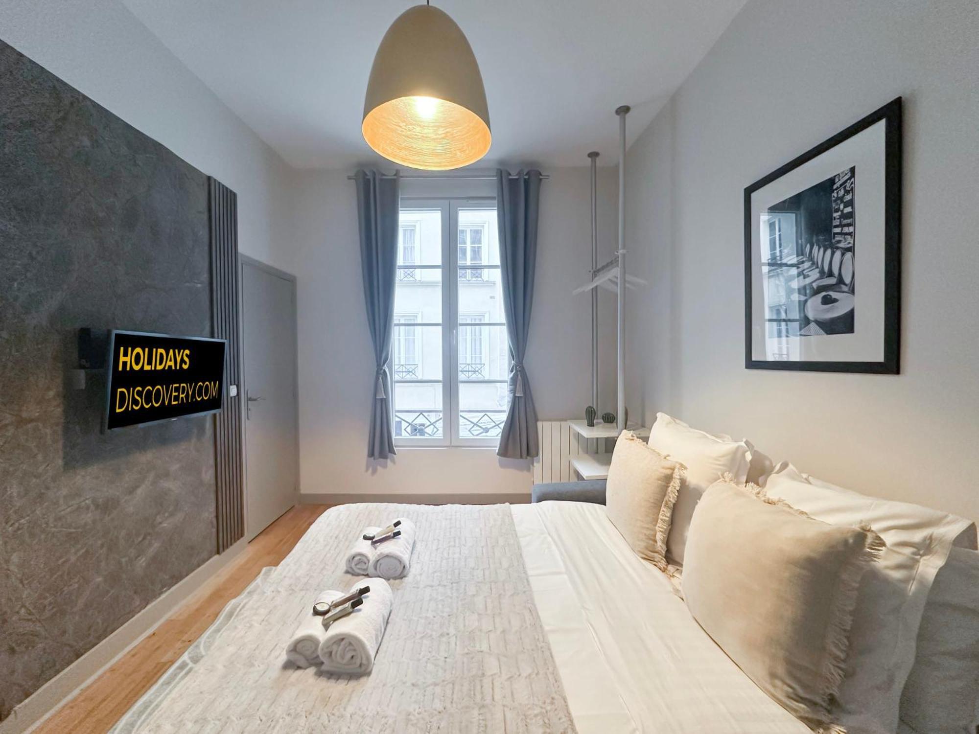1630 - Champs Elysees Olympic Games 2024 Apartment