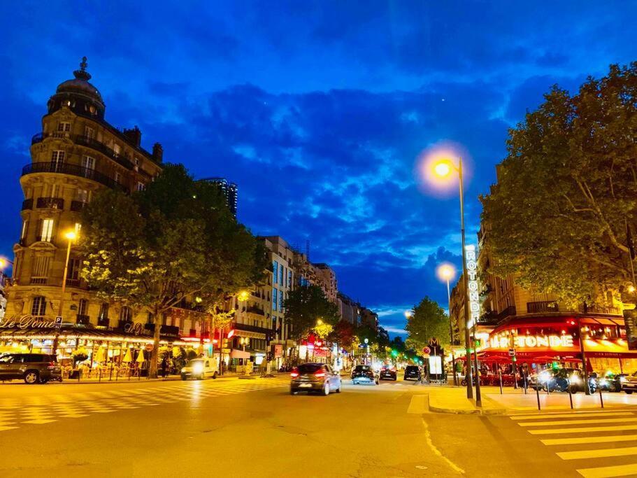 Artist Designed Flat In Central Area Montparnasse Paris