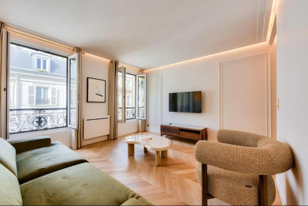 De Luxe Pres Des Champs Elysees * Paris