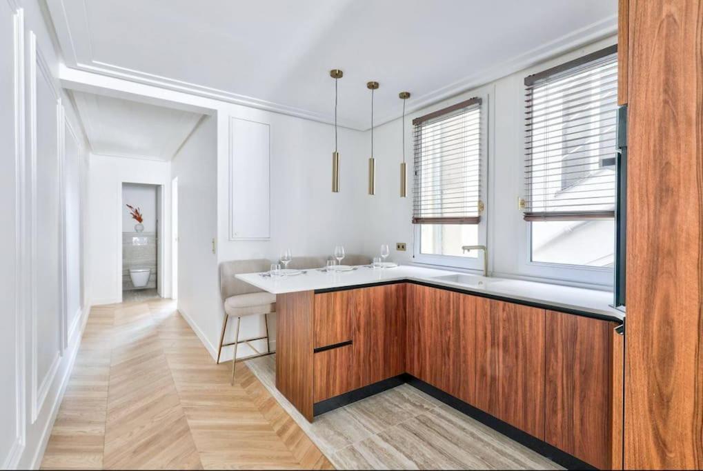 De Luxe Pres Des Champs Elysees Apartamento Paris