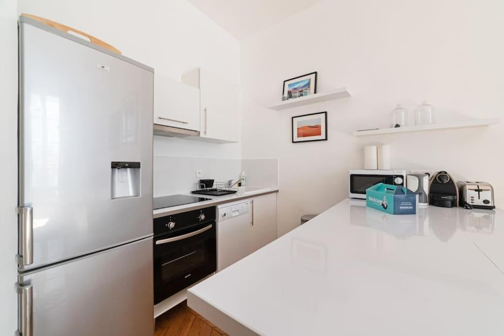 Luxe 1-br Gem Steps From The Louvre & Opera