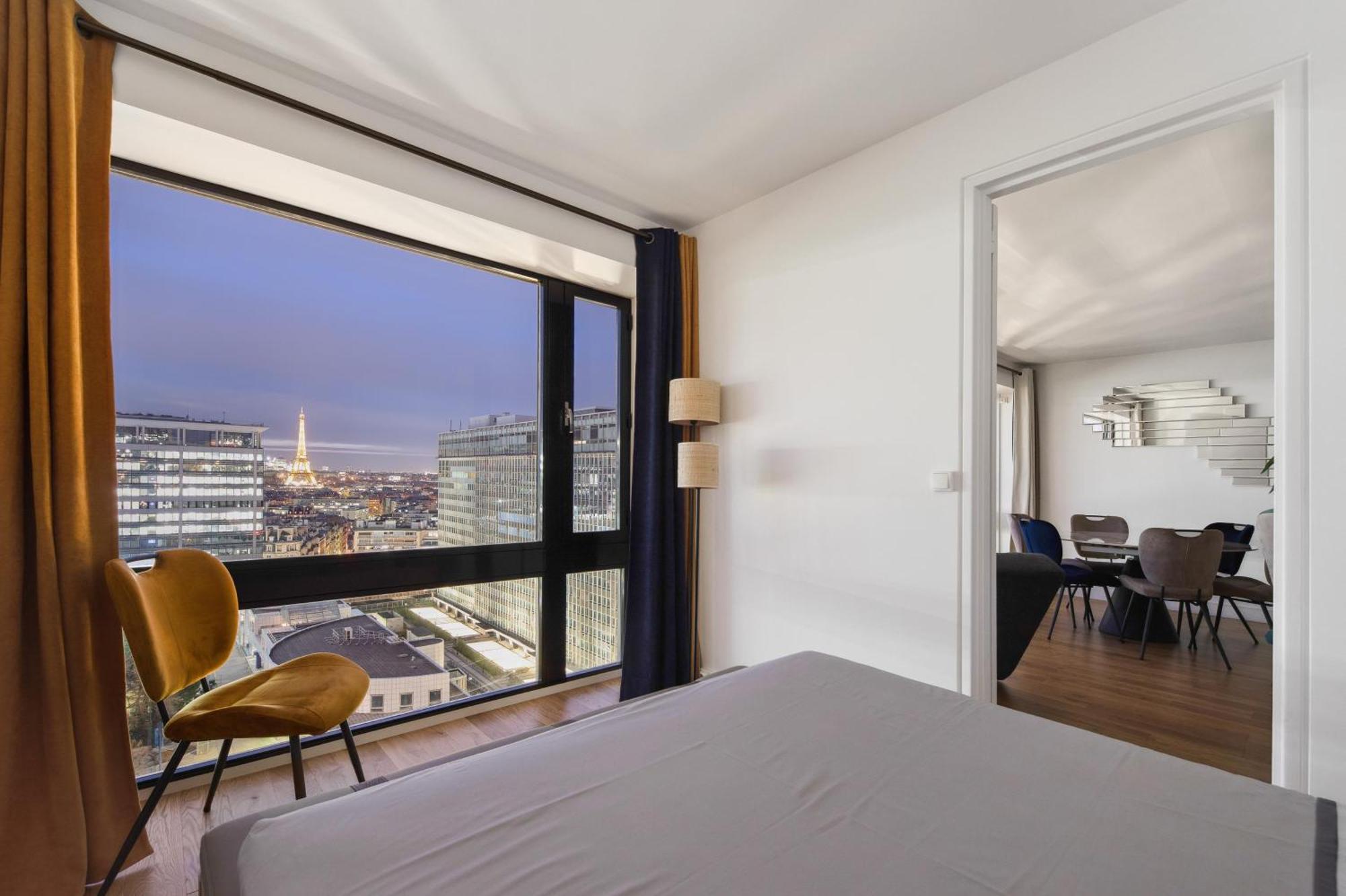 Luxury With Eiffel Tower View, 1 Min Metro, Parking * Paris