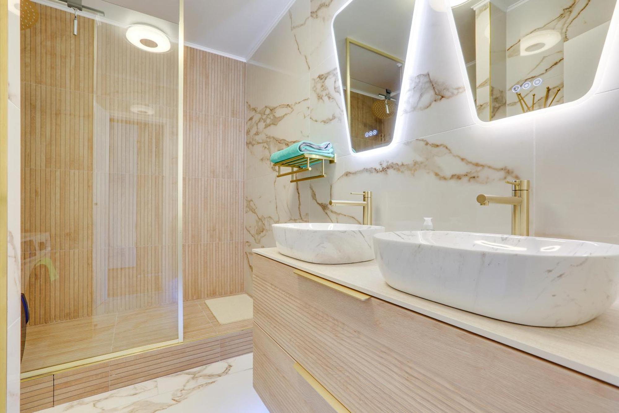 Apartment Luxury With Eiffel Tower View, 1 Min Metro, Parking